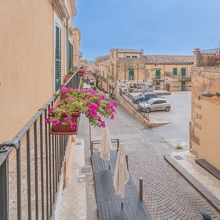 Casa De Rollo Bed & Breakfast Noto Exterior photo